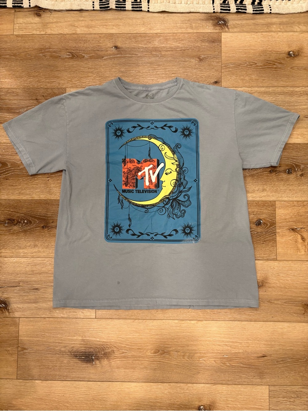 MTV Gray Tee with Blue Frame and Yellow Crescent Moon Graphic-Size XL